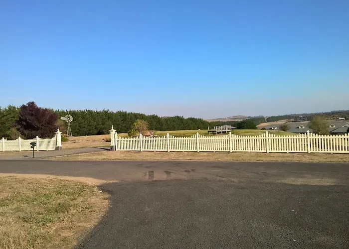 Cleggett Estate